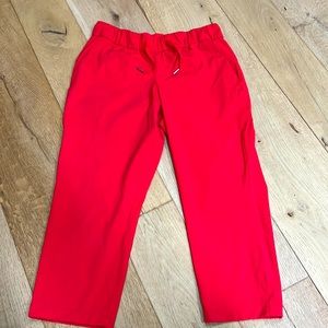 Lululemon stretch pull on pant, size 8